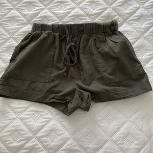 Lily elastic waist shorts